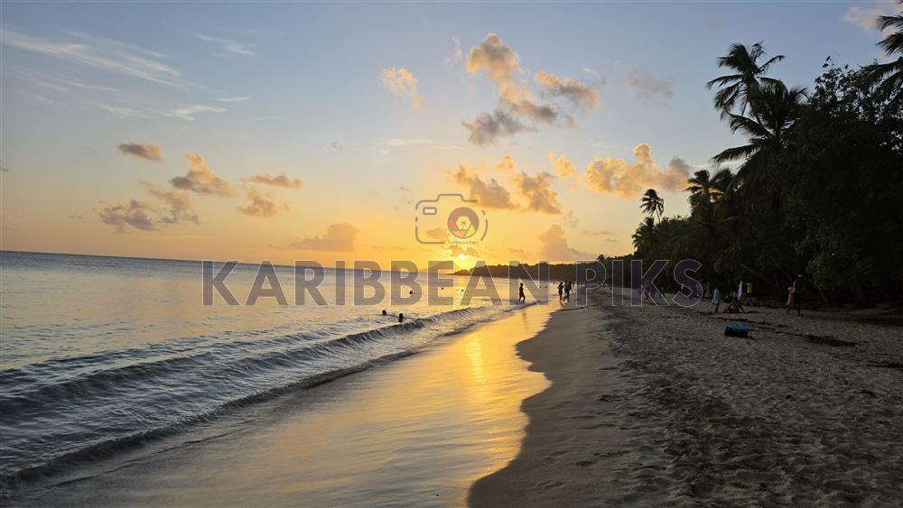Coucher de soleil vu des Salines